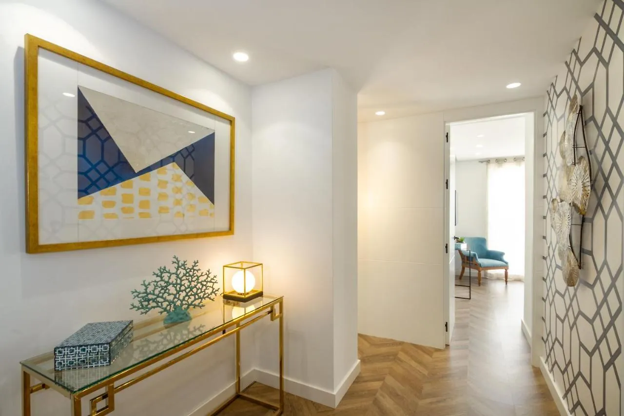 Marbella Banus Suites - Lily Playas Del Duque Banus Beach Apartment ספרד