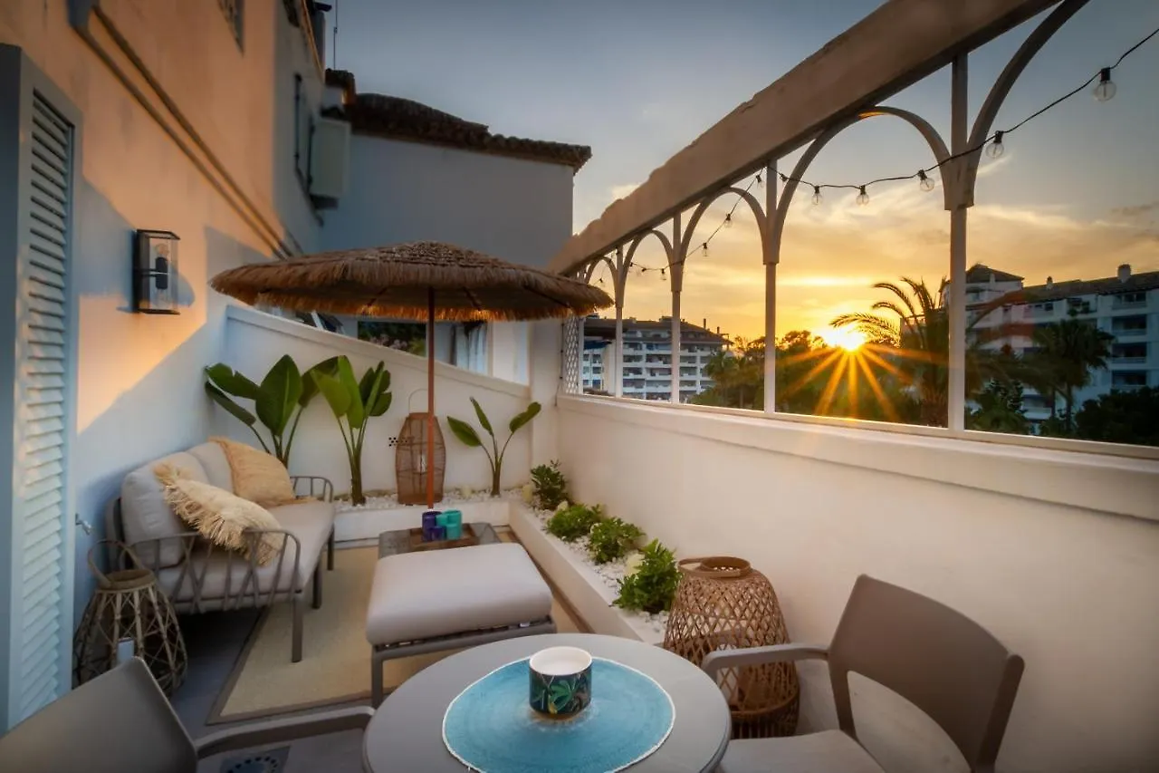 Marbella Banus Suites - Lily Playas Del Duque Banus Beach Apartment