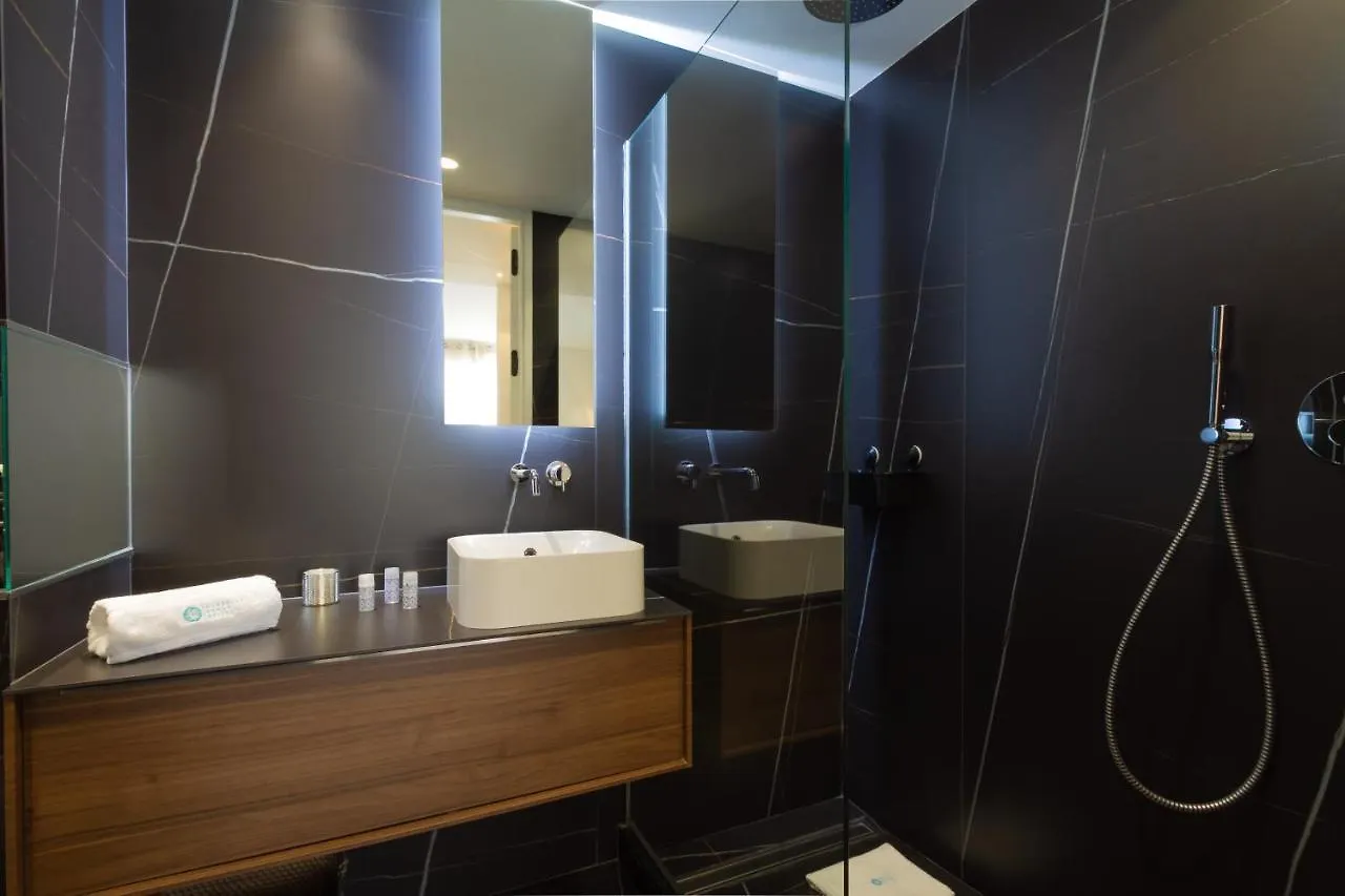 Marbella Banus Suites - Lily Playas Del Duque Banus Beach Apartment