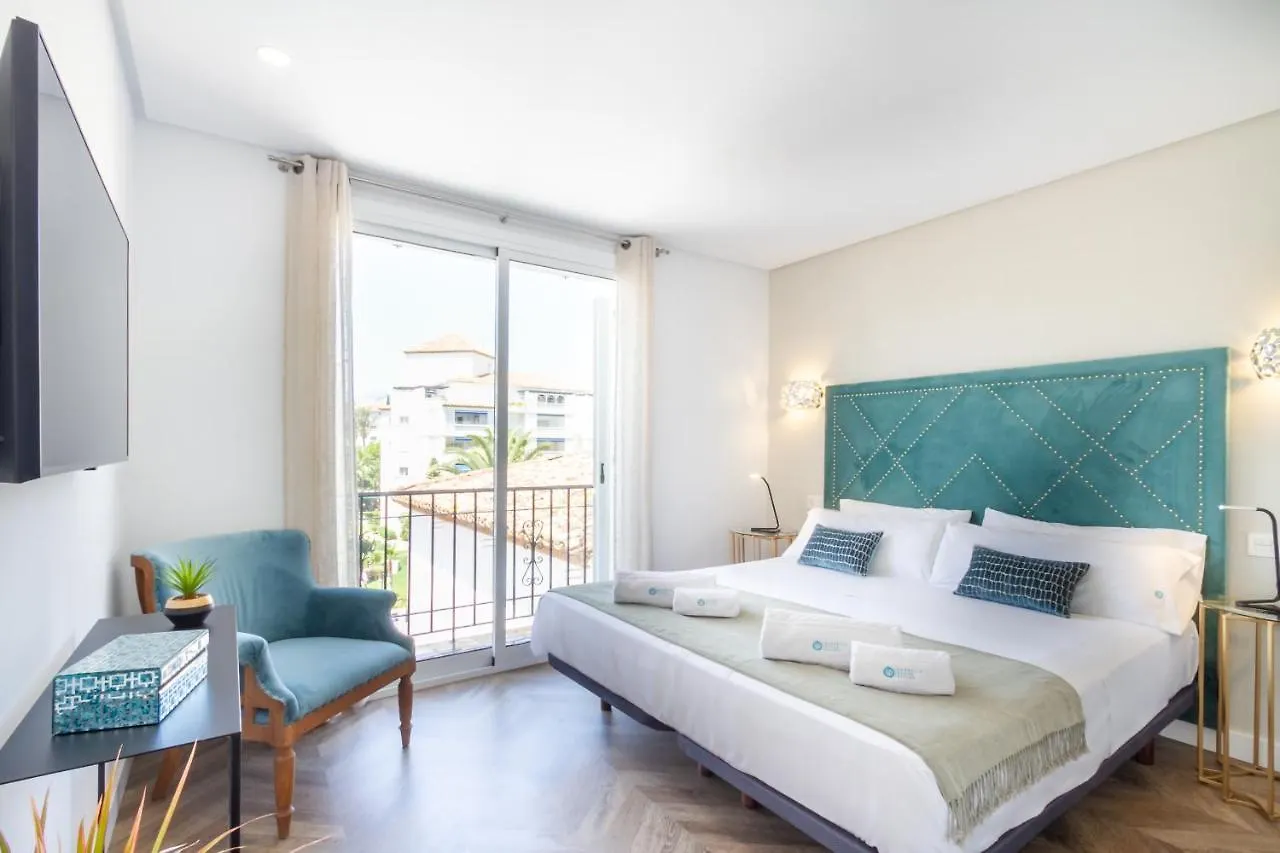 Marbella Banus Suites - Lily Playas Del Duque Banus Beach Apartment 0*,  ספרד