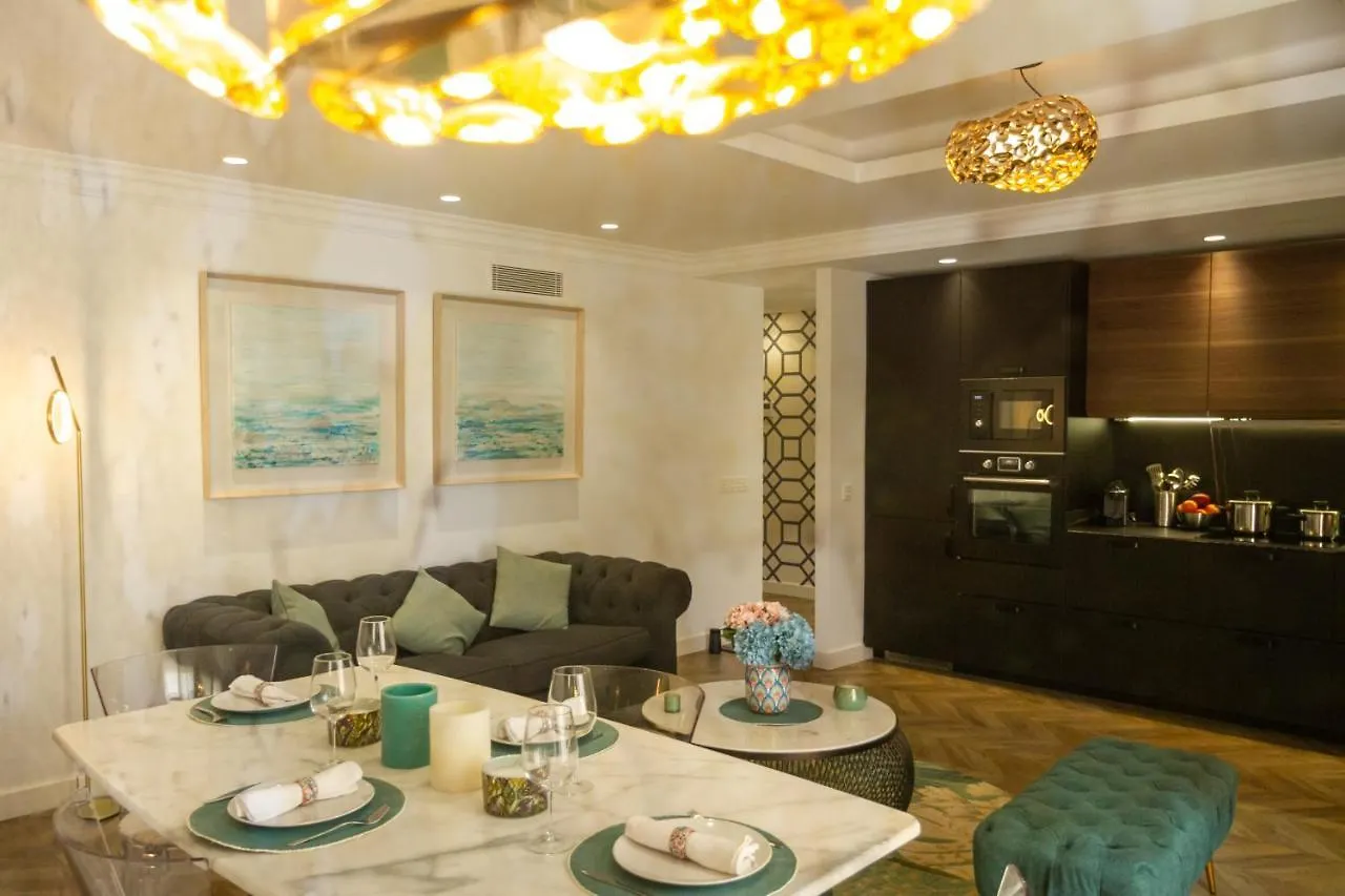 Marbella Banus Suites - Lily Playas Del Duque Banus Beach Apartment