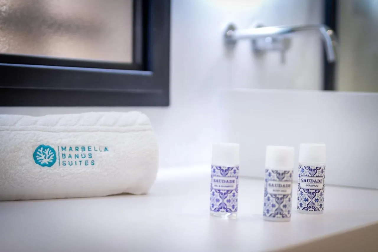 Marbella Banus Suites - Lily Playas Del Duque Banus Beach Apartment ספרד