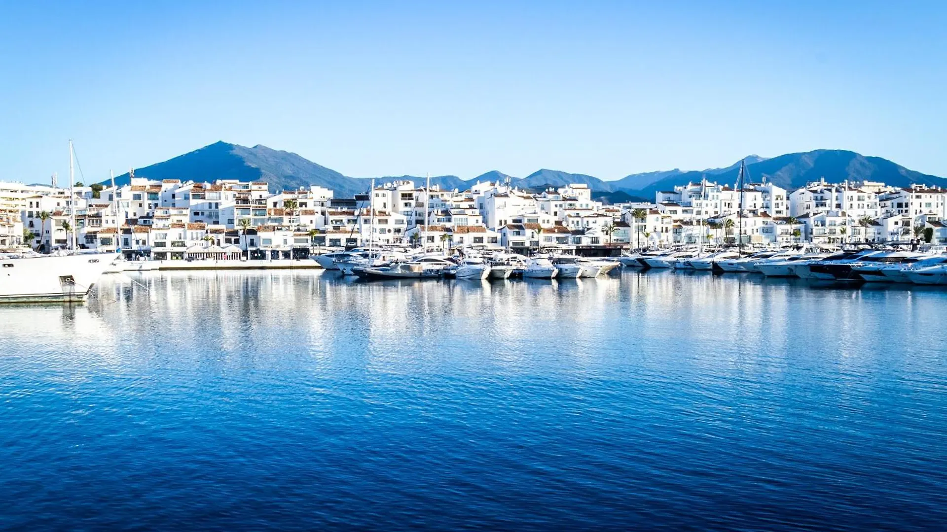 Marbella Banus Suites - Lily Playas Del Duque Banus Beach Apartment 0*,