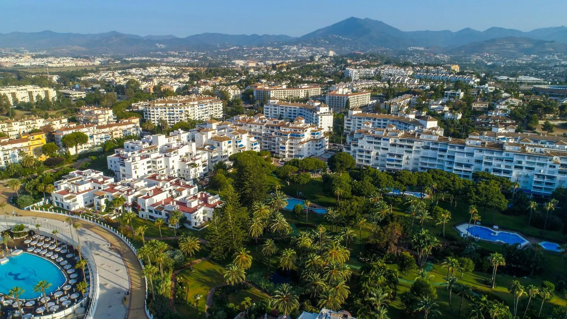 Marbella Banus Suites - Lily Playas Del Duque Banus Beach Apartment 0*,