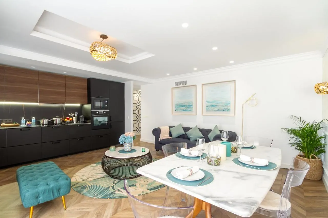 Marbella Banus Suites - Lily Playas Del Duque Banus Beach Apartment 0*,  Spanien