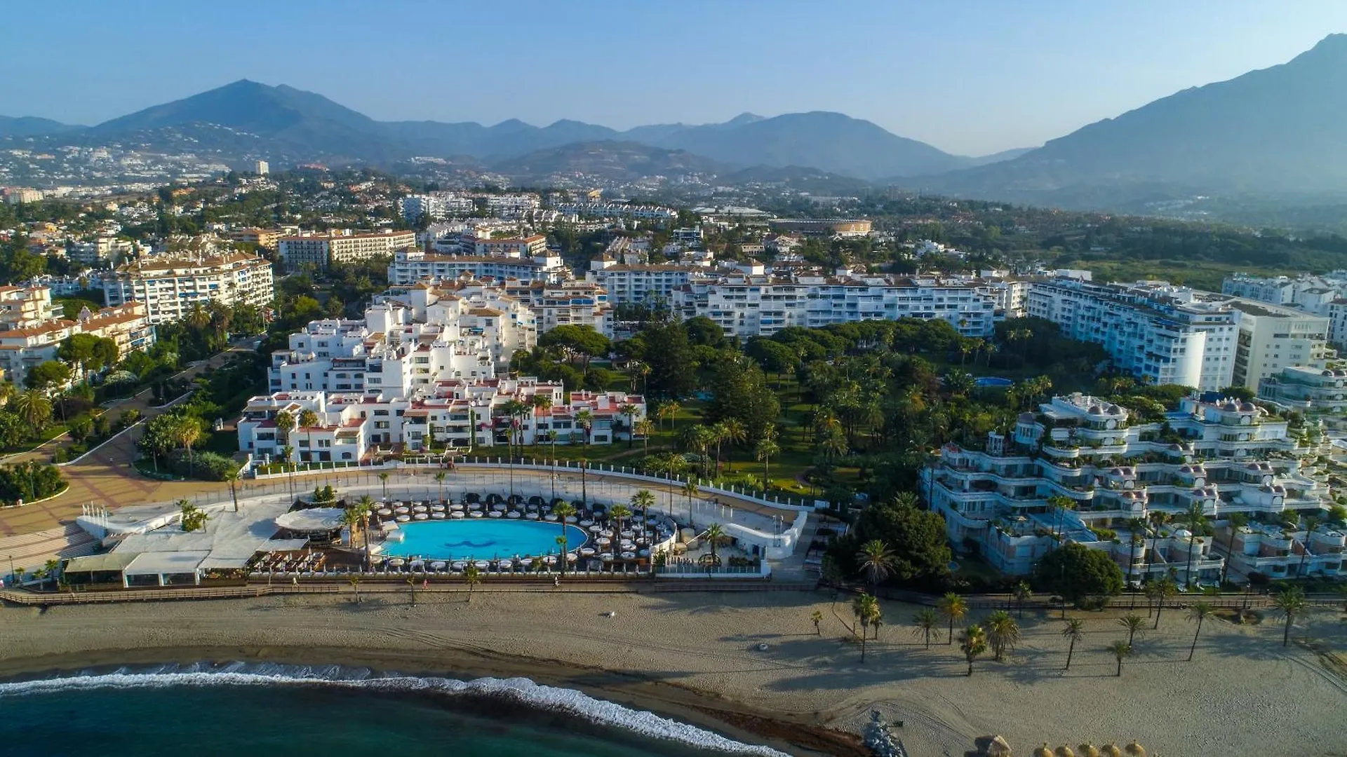 Marbella Banus Suites - Lily Playas Del Duque Banus Beach Apartment