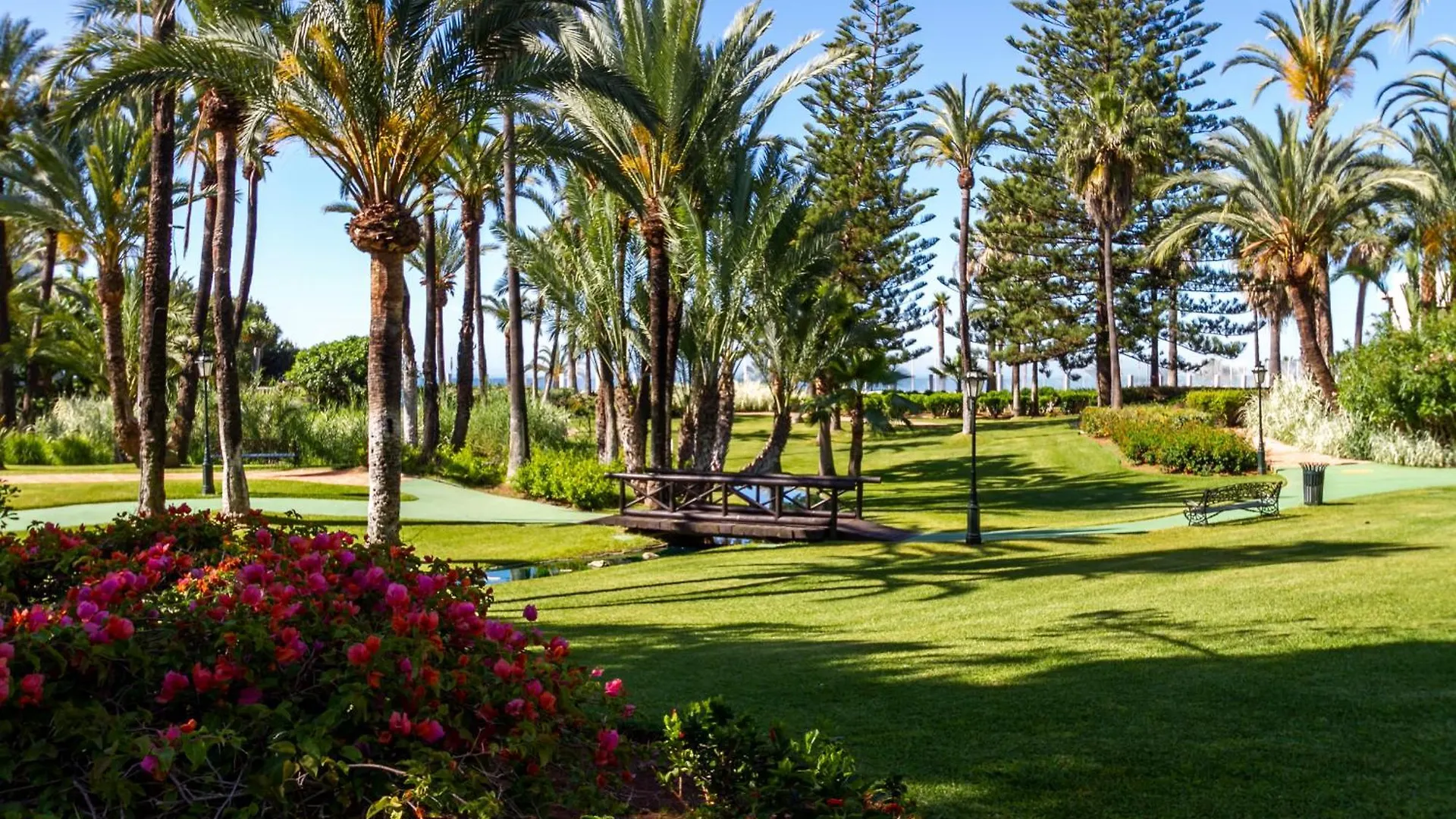 Marbella Banus Suites - Lily Playas Del Duque Banus Beach Apartment