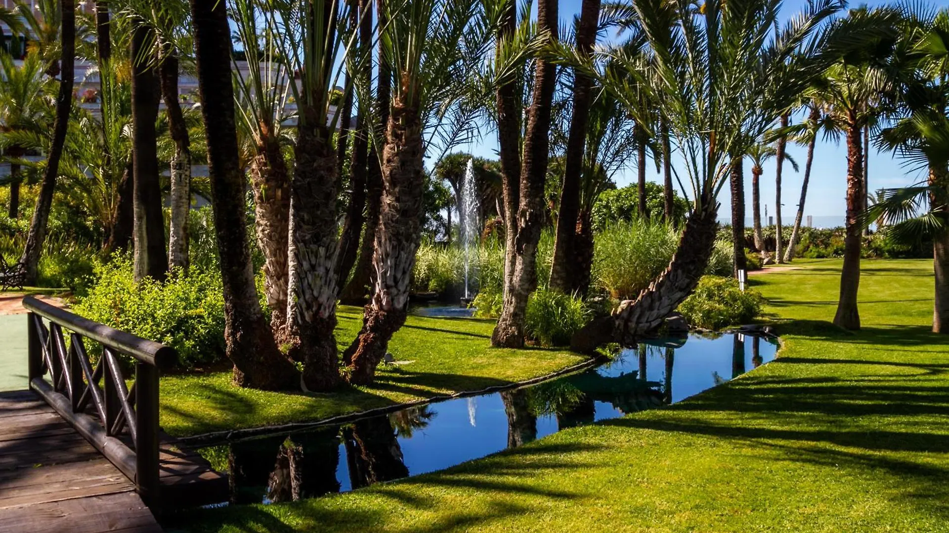 Marbella Banus Suites - Lily Playas Del Duque Banus Beach Apartment